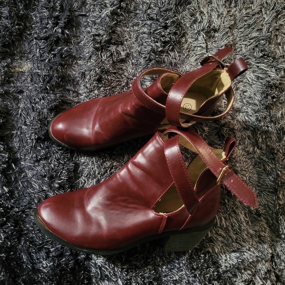 LAST CHANCE - Casual Booties - EUC - Picture 3 of 5